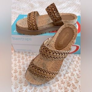 🌻NWB Stylish and Versatile Slides from Beartraps